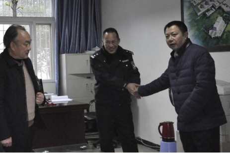 省局徐刚主任到南溪监狱看望慰问民警职工