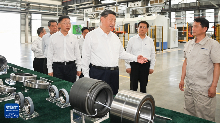 习近平：坚定信心推动高质量发展高效能治理 奋力谱写中原大地推进中国式现代化新篇章