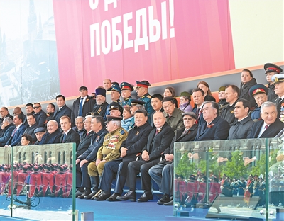 习近平出席俄罗斯纪念苏联伟大卫国战争胜利八十周年庆典