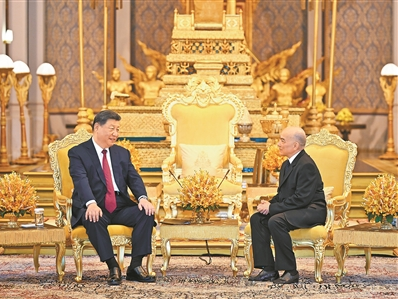 习近平会见柬埔寨国王西哈莫尼