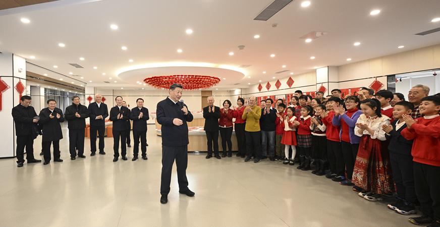 习近平春节前夕赴辽宁看望慰问基层干部群众